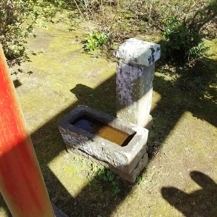 稲荷神社の手水舎