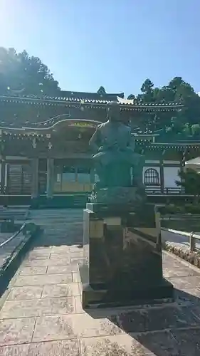 傑山寺の像