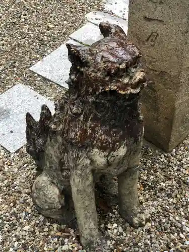 三輪神社の狛犬