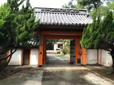 常楽寺の山門・神門