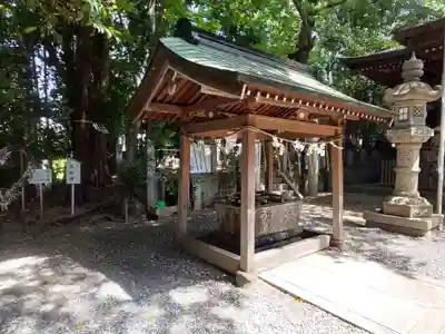 座間神社の手水舎