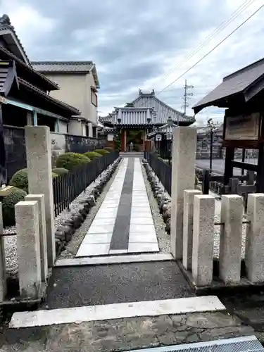 壺井寺の山門・神門