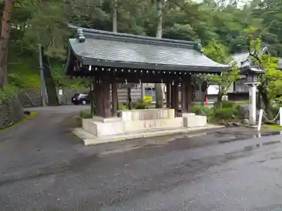 群馬県護国神社の手水舎