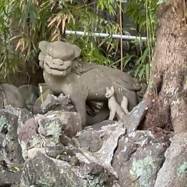 白笹稲荷神社の{uncategorized: "未分類", other: "その他", undefined: "問題あり", building: "その他建物", grave: "お墓", sacred_gate: "鳥居", guardian: "狛犬", statue: "像", buddha: "仏像", history: "歴史", nature: "自然", garden: "庭園", animal: "動物", pagoda: "塔", temizu: "手水舎", mountain_gate: "山門・神門", sanctuary: "本殿・本堂", subordinate: "末社・摂社", art: "芸術", scenery: "景色", jizo: "地蔵", ema: "絵馬", goshuin: "御朱印", omikuji: "おみくじ", items: "授与品その他", amulet: "お守り", goshuincho: "御朱印帳", eats: "食事", festival: "お祭り", votive_dance: "神楽", shichigosan: "七五三参", wedding: "結婚式", experience: "体験その他", initially: "初詣", around: "周辺", anti_infection: "感染症対策"}