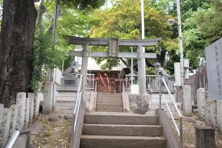 六所神社の鳥居