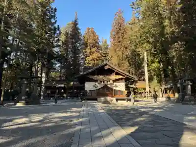 諏訪大社下社春宮の{uncategorized: "未分類", other: "その他", undefined: "問題あり", building: "その他建物", grave: "お墓", sacred_gate: "鳥居", guardian: "狛犬", statue: "像", buddha: "仏像", history: "歴史", nature: "自然", garden: "庭園", animal: "動物", pagoda: "塔", temizu: "手水舎", mountain_gate: "山門・神門", sanctuary: "本殿・本堂", subordinate: "末社・摂社", art: "芸術", scenery: "景色", jizo: "地蔵", ema: "絵馬", goshuin: "御朱印", omikuji: "おみくじ", items: "授与品その他", amulet: "お守り", goshuincho: "御朱印帳", eats: "食事", festival: "お祭り", votive_dance: "神楽", shichigosan: "七五三参", wedding: "結婚式", experience: "体験その他", initially: "初詣", around: "周辺", anti_infection: "感染症対策"}