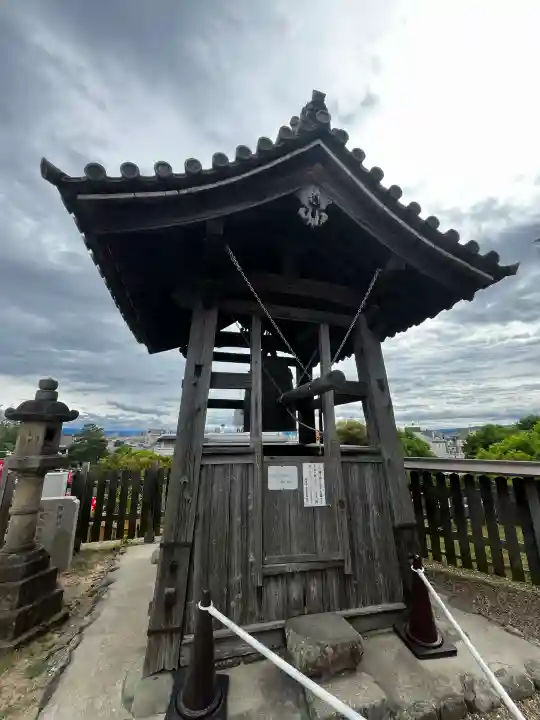 興福寺 南円堂の{uncategorized: "未分類", other: "その他", undefined: "問題あり", building: "その他建物", grave: "お墓", sacred_gate: "鳥居", guardian: "狛犬", statue: "像", buddha: "仏像", history: "歴史", nature: "自然", garden: "庭園", animal: "動物", pagoda: "塔", temizu: "手水舎", mountain_gate: "山門・神門", sanctuary: "本殿・本堂", subordinate: "末社・摂社", art: "芸術", scenery: "景色", jizo: "地蔵", ema: "絵馬", goshuin: "御朱印", omikuji: "おみくじ", items: "授与品その他", amulet: "お守り", goshuincho: "御朱印帳", eats: "食事", festival: "お祭り", votive_dance: "神楽", shichigosan: "七五三参", wedding: "結婚式", experience: "体験その他", initially: "初詣", around: "周辺", anti_infection: "感染症対策"}