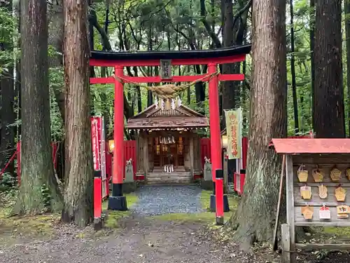 横浜八幡神社の末社