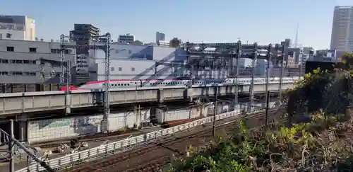 向陵稲荷神社の周辺
