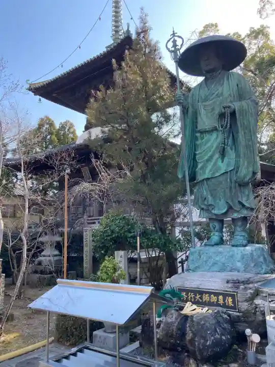 立江寺の{uncategorized: "未分類", other: "その他", undefined: "問題あり", building: "その他建物", grave: "お墓", sacred_gate: "鳥居", guardian: "狛犬", statue: "像", buddha: "仏像", history: "歴史", nature: "自然", garden: "庭園", animal: "動物", pagoda: "塔", temizu: "手水舎", mountain_gate: "山門・神門", sanctuary: "本殿・本堂", subordinate: "末社・摂社", art: "芸術", scenery: "景色", jizo: "地蔵", ema: "絵馬", goshuin: "御朱印", omikuji: "おみくじ", items: "授与品その他", amulet: "お守り", goshuincho: "御朱印帳", eats: "食事", festival: "お祭り", votive_dance: "神楽", shichigosan: "七五三参", wedding: "結婚式", experience: "体験その他", initially: "初詣", around: "周辺", anti_infection: "感染症対策"}