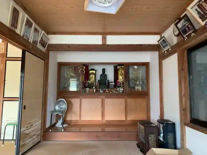 住吉寺の本殿・本堂