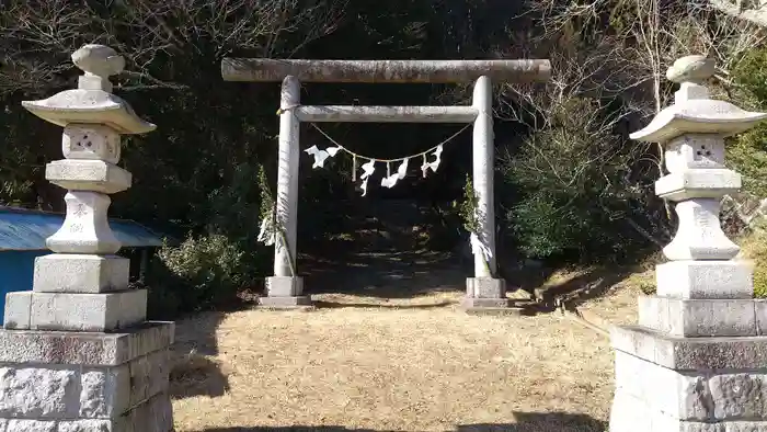 諏訪神社の鳥居