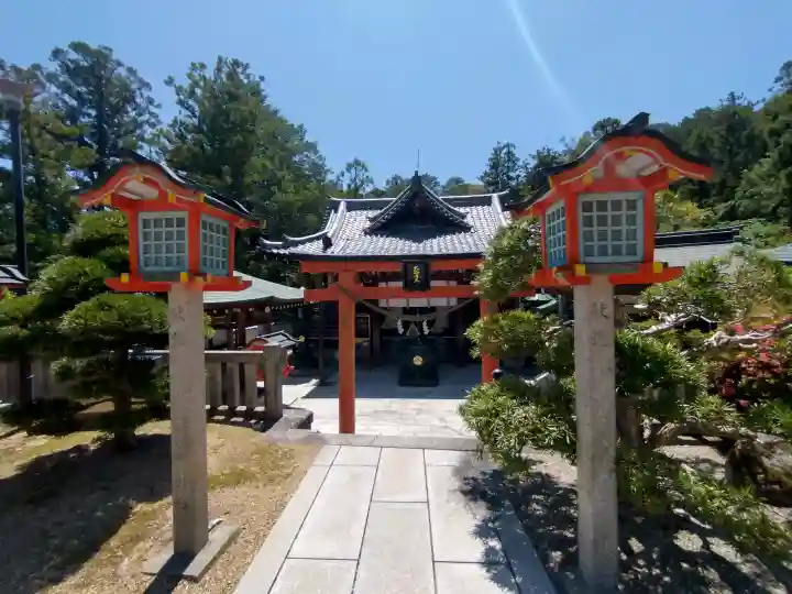霊山寺の{uncategorized: "未分類", other: "その他", undefined: "問題あり", building: "その他建物", grave: "お墓", sacred_gate: "鳥居", guardian: "狛犬", statue: "像", buddha: "仏像", history: "歴史", nature: "自然", garden: "庭園", animal: "動物", pagoda: "塔", temizu: "手水舎", mountain_gate: "山門・神門", sanctuary: "本殿・本堂", subordinate: "末社・摂社", art: "芸術", scenery: "景色", jizo: "地蔵", ema: "絵馬", goshuin: "御朱印", omikuji: "おみくじ", items: "授与品その他", amulet: "お守り", goshuincho: "御朱印帳", eats: "食事", festival: "お祭り", votive_dance: "神楽", shichigosan: "七五三参", wedding: "結婚式", experience: "体験その他", initially: "初詣", around: "周辺", anti_infection: "感染症対策"}