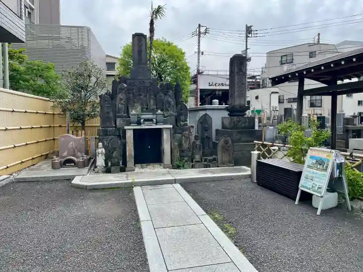 公春院の{uncategorized: "未分類", other: "その他", undefined: "問題あり", building: "その他建物", grave: "お墓", sacred_gate: "鳥居", guardian: "狛犬", statue: "像", buddha: "仏像", history: "歴史", nature: "自然", garden: "庭園", animal: "動物", pagoda: "塔", temizu: "手水舎", mountain_gate: "山門・神門", sanctuary: "本殿・本堂", subordinate: "末社・摂社", art: "芸術", scenery: "景色", jizo: "地蔵", ema: "絵馬", goshuin: "御朱印", omikuji: "おみくじ", items: "授与品その他", amulet: "お守り", goshuincho: "御朱印帳", eats: "食事", festival: "お祭り", votive_dance: "神楽", shichigosan: "七五三参", wedding: "結婚式", experience: "体験その他", initially: "初詣", around: "周辺", anti_infection: "感染症対策"}