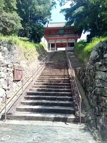 道成寺の山門