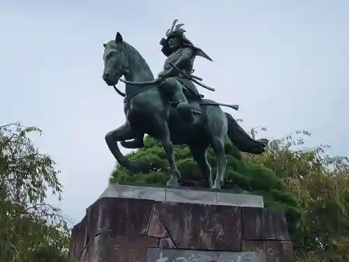 芳林寺の像