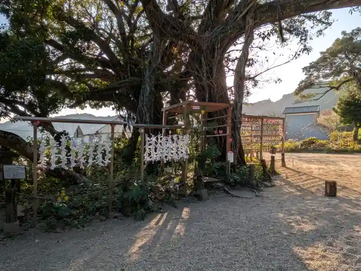 野島神社の{uncategorized: "未分類", other: "その他", undefined: "問題あり", building: "その他建物", grave: "お墓", sacred_gate: "鳥居", guardian: "狛犬", statue: "像", buddha: "仏像", history: "歴史", nature: "自然", garden: "庭園", animal: "動物", pagoda: "塔", temizu: "手水舎", mountain_gate: "山門・神門", sanctuary: "本殿・本堂", subordinate: "末社・摂社", art: "芸術", scenery: "景色", jizo: "地蔵", ema: "絵馬", goshuin: "御朱印", omikuji: "おみくじ", items: "授与品その他", amulet: "お守り", goshuincho: "御朱印帳", eats: "食事", festival: "お祭り", votive_dance: "神楽", shichigosan: "七五三参", wedding: "結婚式", experience: "体験その他", initially: "初詣", around: "周辺", anti_infection: "感染症対策"}