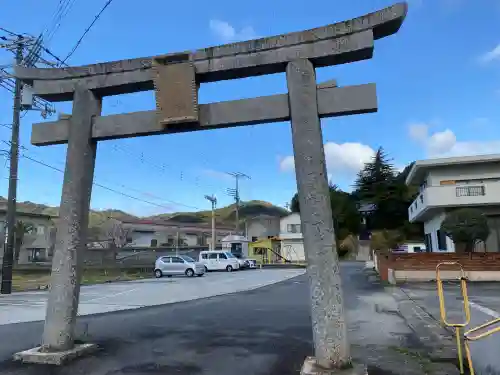 山王神社の{uncategorized: "未分類", other: "その他", undefined: "問題あり", building: "その他建物", grave: "お墓", sacred_gate: "鳥居", guardian: "狛犬", statue: "像", buddha: "仏像", history: "歴史", nature: "自然", garden: "庭園", animal: "動物", pagoda: "塔", temizu: "手水舎", mountain_gate: "山門・神門", sanctuary: "本殿・本堂", subordinate: "末社・摂社", art: "芸術", scenery: "景色", jizo: "地蔵", ema: "絵馬", goshuin: "御朱印", omikuji: "おみくじ", items: "授与品その他", amulet: "お守り", goshuincho: "御朱印帳", eats: "食事", festival: "お祭り", votive_dance: "神楽", shichigosan: "七五三参", wedding: "結婚式", experience: "体験その他", initially: "初詣", around: "周辺", anti_infection: "感染症対策"}