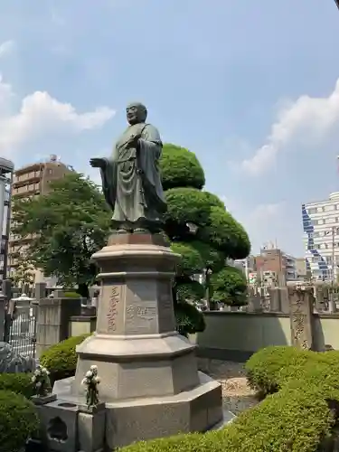 日蓮宗　浄運寺の像