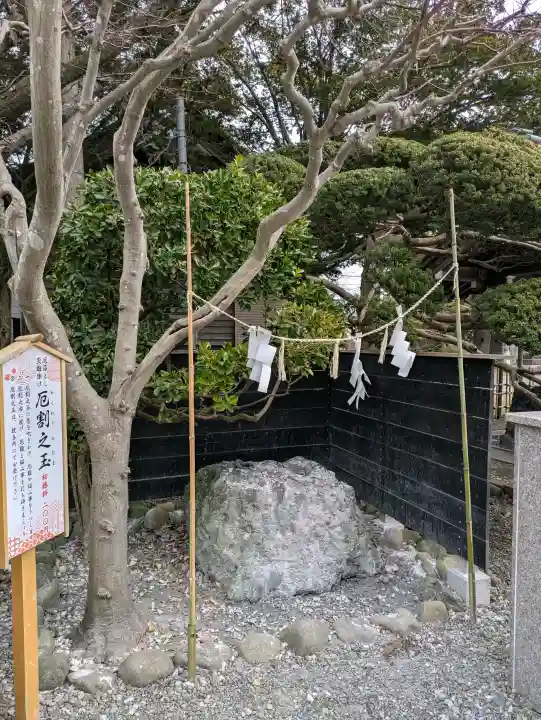 湯倉神社の{uncategorized: "未分類", other: "その他", undefined: "問題あり", building: "その他建物", grave: "お墓", sacred_gate: "鳥居", guardian: "狛犬", statue: "像", buddha: "仏像", history: "歴史", nature: "自然", garden: "庭園", animal: "動物", pagoda: "塔", temizu: "手水舎", mountain_gate: "山門・神門", sanctuary: "本殿・本堂", subordinate: "末社・摂社", art: "芸術", scenery: "景色", jizo: "地蔵", ema: "絵馬", goshuin: "御朱印", omikuji: "おみくじ", items: "授与品その他", amulet: "お守り", goshuincho: "御朱印帳", eats: "食事", festival: "お祭り", votive_dance: "神楽", shichigosan: "七五三参", wedding: "結婚式", experience: "体験その他", initially: "初詣", around: "周辺", anti_infection: "感染症対策"}
