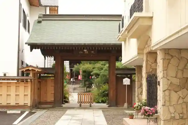 日輪寺の山門