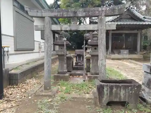 八幡神社（岡発戸）の末社・摂社