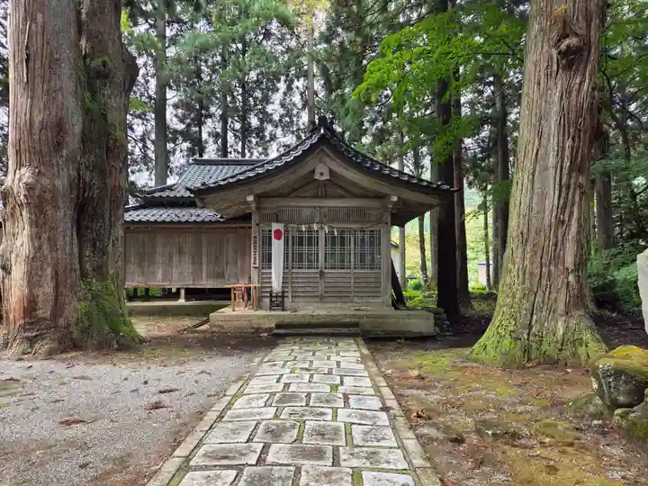 雄山神社中宮祈願殿(富山県)