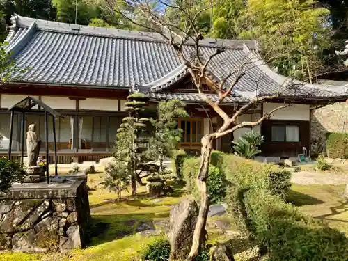 多聞院の本殿・本堂