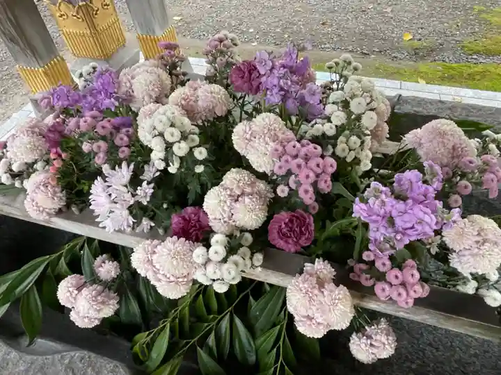 彌彦神社 (伊夜日子神社)の手水舎