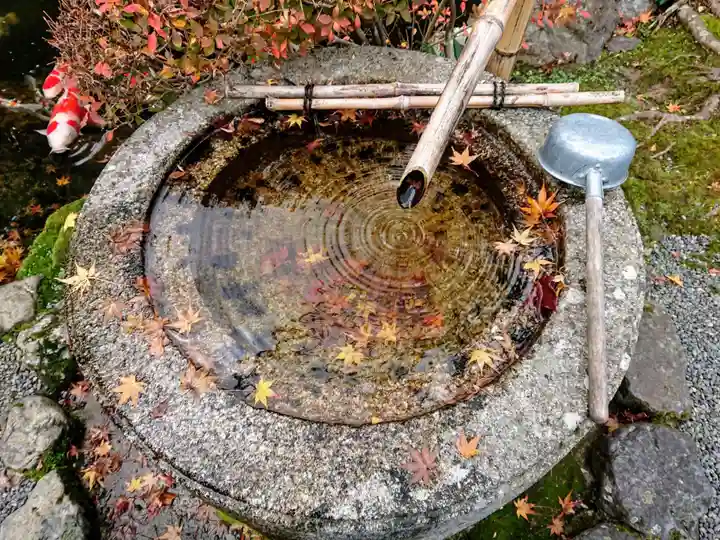 一條殿 新善光寺の手水舎