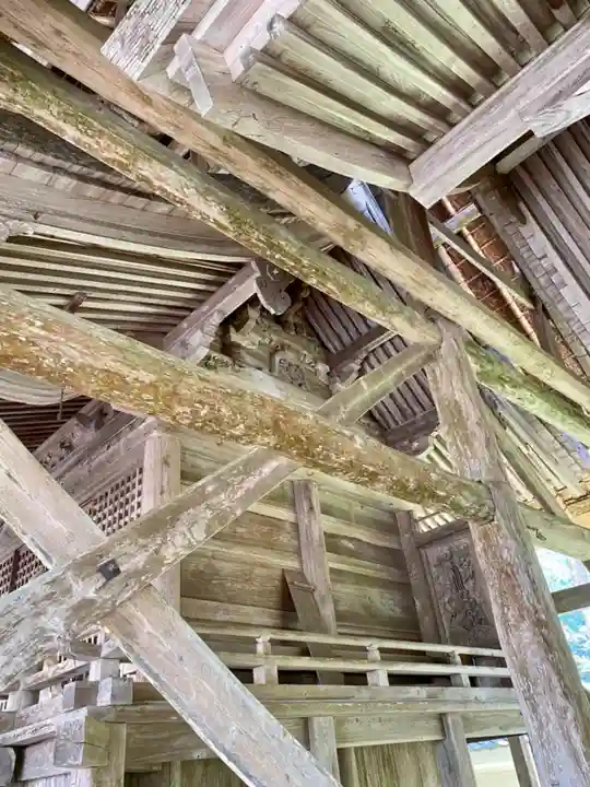 摩氣神社の本殿・本堂