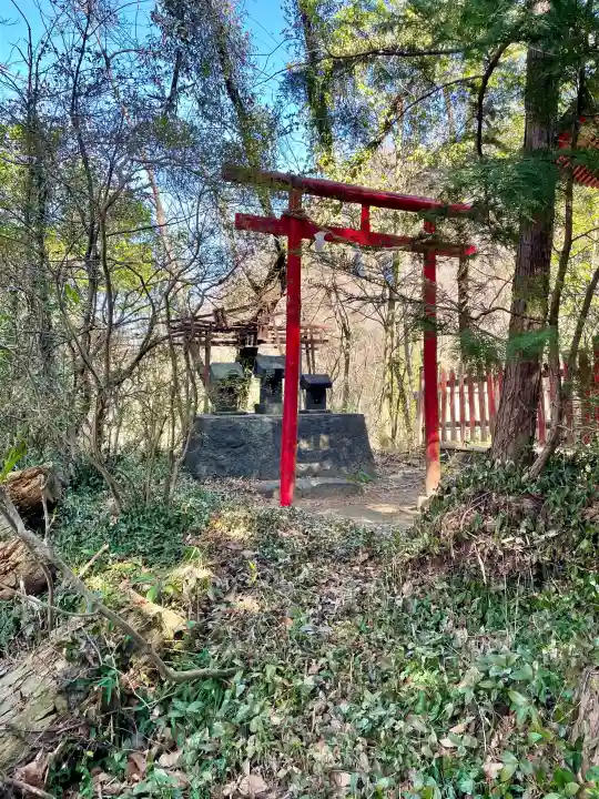 伊勢ケ渕弁天宮の{uncategorized: "未分類", other: "その他", undefined: "問題あり", building: "その他建物", grave: "お墓", sacred_gate: "鳥居", guardian: "狛犬", statue: "像", buddha: "仏像", history: "歴史", nature: "自然", garden: "庭園", animal: "動物", pagoda: "塔", temizu: "手水舎", mountain_gate: "山門・神門", sanctuary: "本殿・本堂", subordinate: "末社・摂社", art: "芸術", scenery: "景色", jizo: "地蔵", ema: "絵馬", goshuin: "御朱印", omikuji: "おみくじ", items: "授与品その他", amulet: "お守り", goshuincho: "御朱印帳", eats: "食事", festival: "お祭り", votive_dance: "神楽", shichigosan: "七五三参", wedding: "結婚式", experience: "体験その他", initially: "初詣", around: "周辺", anti_infection: "感染症対策"}