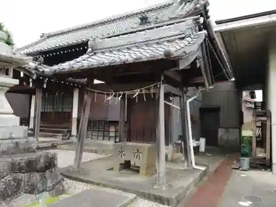 八幡社の手水舎