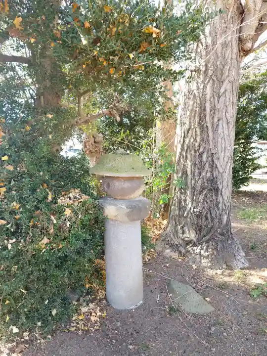 諏訪神社の{uncategorized: "未分類", other: "その他", undefined: "問題あり", building: "その他建物", grave: "お墓", sacred_gate: "鳥居", guardian: "狛犬", statue: "像", buddha: "仏像", history: "歴史", nature: "自然", garden: "庭園", animal: "動物", pagoda: "塔", temizu: "手水舎", mountain_gate: "山門・神門", sanctuary: "本殿・本堂", subordinate: "末社・摂社", art: "芸術", scenery: "景色", jizo: "地蔵", ema: "絵馬", goshuin: "御朱印", omikuji: "おみくじ", items: "授与品その他", amulet: "お守り", goshuincho: "御朱印帳", eats: "食事", festival: "お祭り", votive_dance: "神楽", shichigosan: "七五三参", wedding: "結婚式", experience: "体験その他", initially: "初詣", around: "周辺", anti_infection: "感染症対策"}