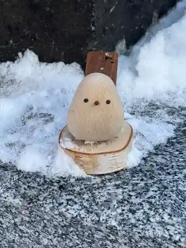 札幌諏訪神社の像