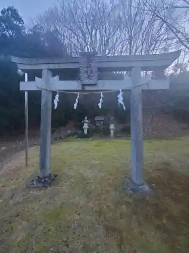 心花の里　報恩寺の鳥居