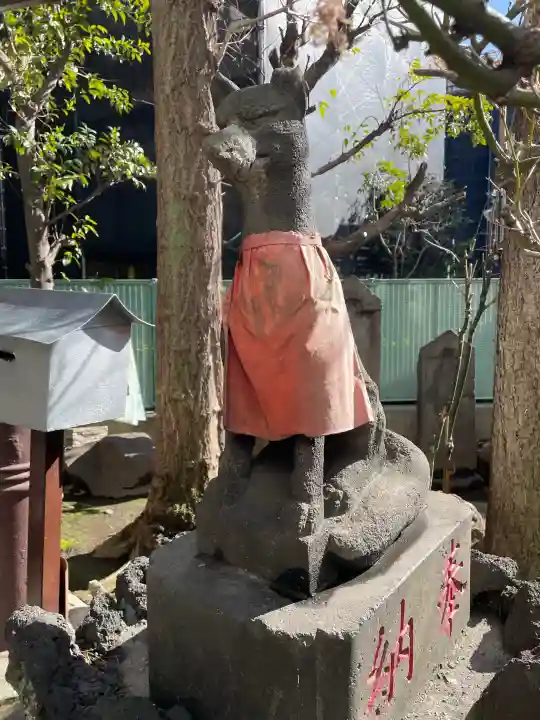 三峯神社の{uncategorized: "未分類", other: "その他", undefined: "問題あり", building: "その他建物", grave: "お墓", sacred_gate: "鳥居", guardian: "狛犬", statue: "像", buddha: "仏像", history: "歴史", nature: "自然", garden: "庭園", animal: "動物", pagoda: "塔", temizu: "手水舎", mountain_gate: "山門・神門", sanctuary: "本殿・本堂", subordinate: "末社・摂社", art: "芸術", scenery: "景色", jizo: "地蔵", ema: "絵馬", goshuin: "御朱印", omikuji: "おみくじ", items: "授与品その他", amulet: "お守り", goshuincho: "御朱印帳", eats: "食事", festival: "お祭り", votive_dance: "神楽", shichigosan: "七五三参", wedding: "結婚式", experience: "体験その他", initially: "初詣", around: "周辺", anti_infection: "感染症対策"}