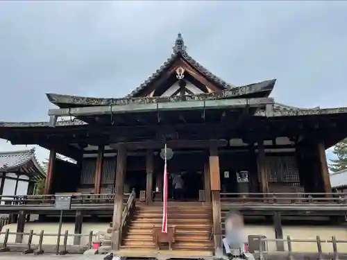 法隆寺の本殿