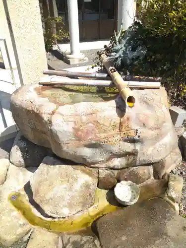 巳徳神社の手水舎