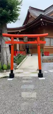 於菊稲荷神社の鳥居