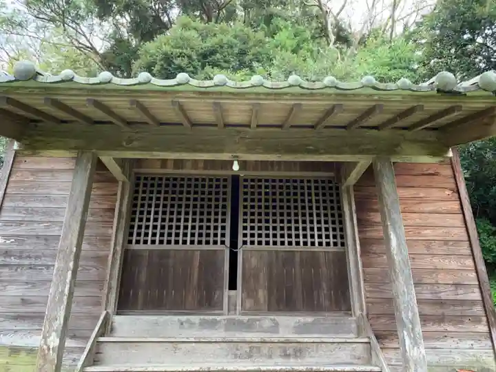 問子神社の本殿・本堂