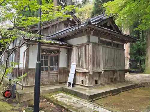 雄山神社中宮祈願殿(富山県)