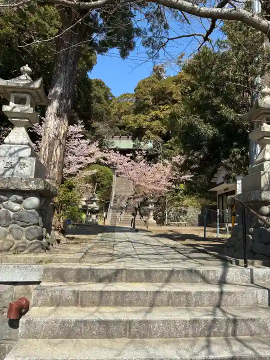 甘縄神明神社(甘縄神明宮)の{uncategorized: "未分類", other: "その他", undefined: "問題あり", building: "その他建物", grave: "お墓", sacred_gate: "鳥居", guardian: "狛犬", statue: "像", buddha: "仏像", history: "歴史", nature: "自然", garden: "庭園", animal: "動物", pagoda: "塔", temizu: "手水舎", mountain_gate: "山門・神門", sanctuary: "本殿・本堂", subordinate: "末社・摂社", art: "芸術", scenery: "景色", jizo: "地蔵", ema: "絵馬", goshuin: "御朱印", omikuji: "おみくじ", items: "授与品その他", amulet: "お守り", goshuincho: "御朱印帳", eats: "食事", festival: "お祭り", votive_dance: "神楽", shichigosan: "七五三参", wedding: "結婚式", experience: "体験その他", initially: "初詣", around: "周辺", anti_infection: "感染症対策"}