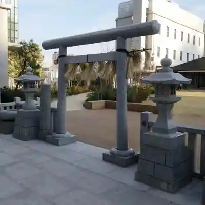 三囲神社(三圍神社)日本橋摂社の鳥居