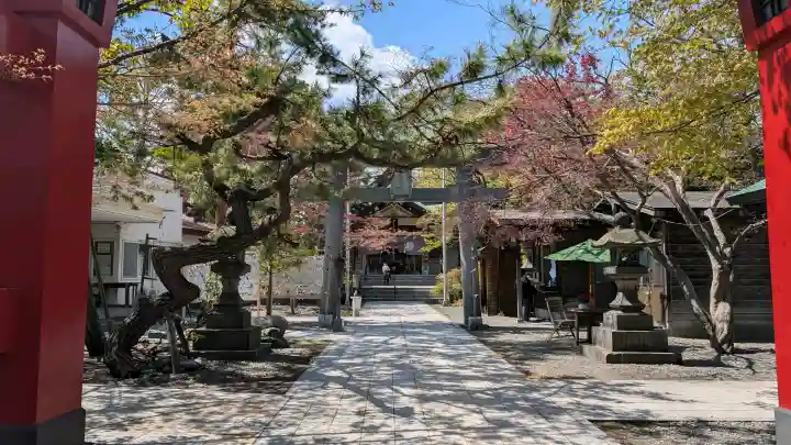 彌彦神社 (伊夜日子神社)の{uncategorized: "未分類", other: "その他", undefined: "問題あり", building: "その他建物", grave: "お墓", sacred_gate: "鳥居", guardian: "狛犬", statue: "像", buddha: "仏像", history: "歴史", nature: "自然", garden: "庭園", animal: "動物", pagoda: "塔", temizu: "手水舎", mountain_gate: "山門・神門", sanctuary: "本殿・本堂", subordinate: "末社・摂社", art: "芸術", scenery: "景色", jizo: "地蔵", ema: "絵馬", goshuin: "御朱印", omikuji: "おみくじ", items: "授与品その他", amulet: "お守り", goshuincho: "御朱印帳", eats: "食事", festival: "お祭り", votive_dance: "神楽", shichigosan: "七五三参", wedding: "結婚式", experience: "体験その他", initially: "初詣", around: "周辺", anti_infection: "感染症対策"}