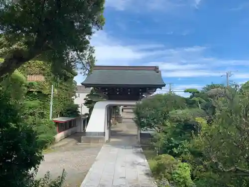 竜性院の山門