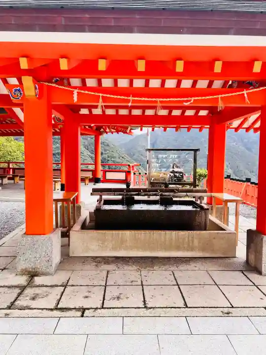 熊野那智大社の{uncategorized: "未分類", other: "その他", undefined: "問題あり", building: "その他建物", grave: "お墓", sacred_gate: "鳥居", guardian: "狛犬", statue: "像", buddha: "仏像", history: "歴史", nature: "自然", garden: "庭園", animal: "動物", pagoda: "塔", temizu: "手水舎", mountain_gate: "山門・神門", sanctuary: "本殿・本堂", subordinate: "末社・摂社", art: "芸術", scenery: "景色", jizo: "地蔵", ema: "絵馬", goshuin: "御朱印", omikuji: "おみくじ", items: "授与品その他", amulet: "お守り", goshuincho: "御朱印帳", eats: "食事", festival: "お祭り", votive_dance: "神楽", shichigosan: "七五三参", wedding: "結婚式", experience: "体験その他", initially: "初詣", around: "周辺", anti_infection: "感染症対策"}