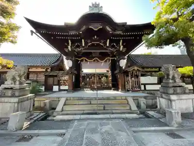 六孫王神社の山門・神門