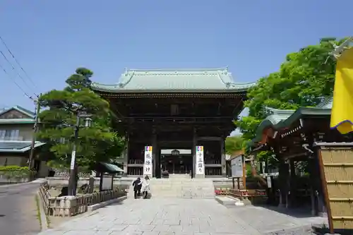 村松虚空蔵堂（日高寺）の山門