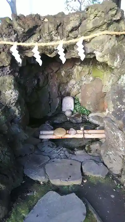 羽衣町厳島神社(関内厳島神社・横浜弁天)の手水舎